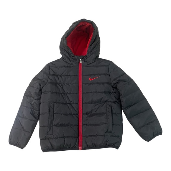 Nike toddlers boy essential lightweight puffer jacket. 3T